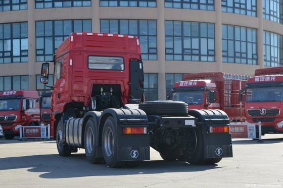 Tracteur Shacman Delong M3000S avec une capacité de réservoir de carburant de 500 à 600 litres et 351-450 chevaux