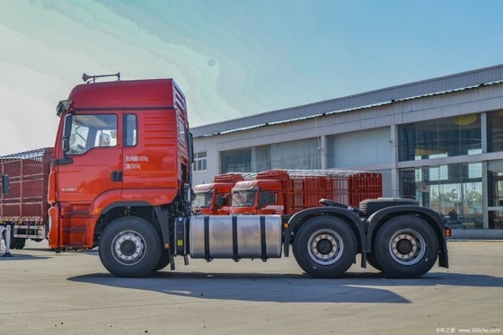 Tracteur Shacman Delong M3000S avec une capacité de réservoir de carburant de 500 à 600 litres et 351-450 chevaux