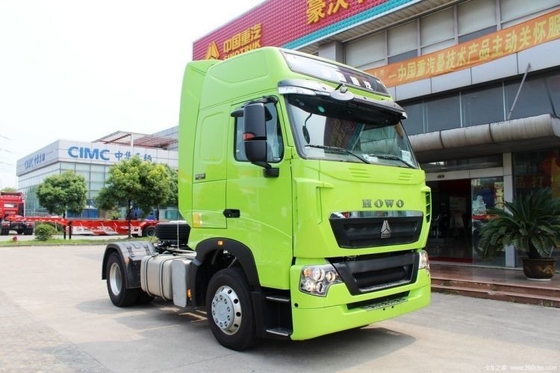 440 chevaux 4X2 Sinotruk HOWO T7H Tracteur avec 2 passagers et capacité moteur 8L
