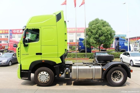 440 chevaux 4X2 Sinotruk HOWO T7H Tracteur avec 2 passagers et capacité moteur 8L