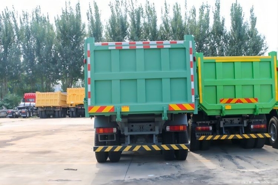 Conduire à droite 23 Sinotruk HOWO-7 375hp 8X4 7,6m camions à ordures pour les voitures d'occasion boutique chaude